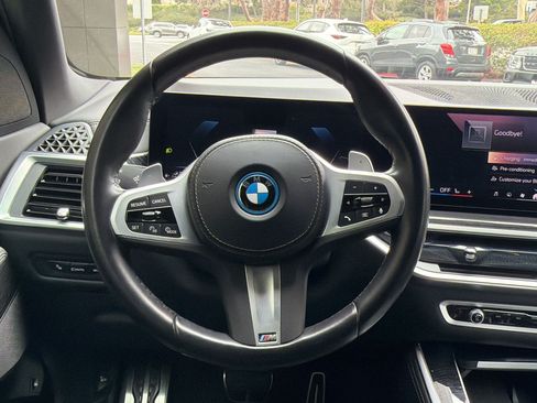 Used 2024 BMW X5 xDrive50e w/ M Sport Package AWD/4WD image 11