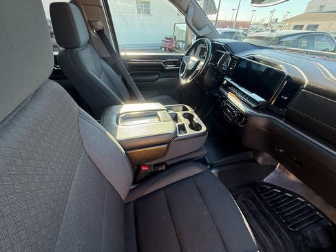 Used 2024 Chevrolet Silverado 3500 LT w/ Convenience Package image 4