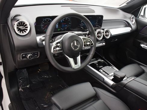 Certified 2023 Mercedes-Benz EQB 300 4MATIC image 20