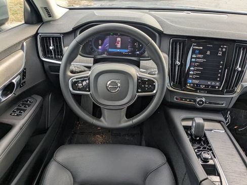 Used 2024 Volvo V90 B6 Cross Country Plus image 21