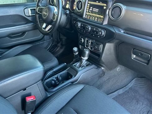 Used 2019 Jeep Wrangler Unlimited Sahara image 19