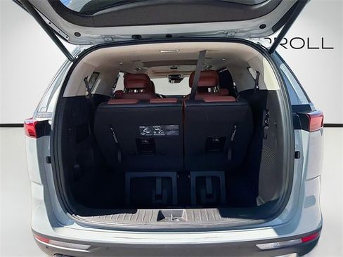 Used 2024 Kia Carnival SX Prestige image 12