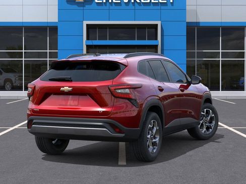 New 2026 Chevrolet Trax LT w/ Driver Confidence Package FWD image 5