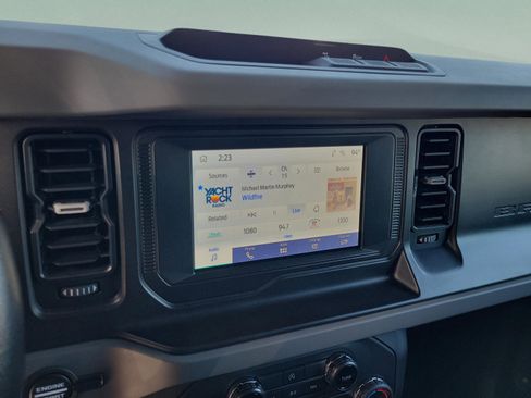 Used 2023 Ford Bronco Big Bend image 17