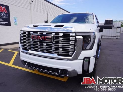 Used 2024 GMC Sierra 2500 Denali w/ Denali Reserve Package AWD/4WD image 9