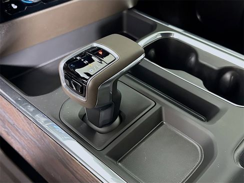 New 2026 GMC Sierra 1500 SLT image 11