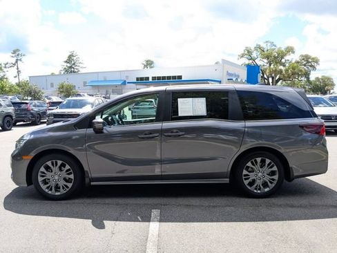 Certified 2025 Honda Odyssey Touring image 11