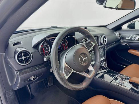 Used 2020 Mercedes-Benz SL 550 image 10