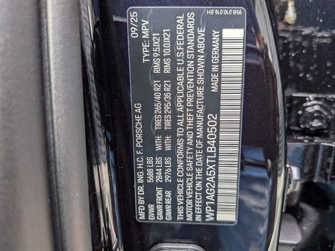 Certified 2026 Porsche Macan S AWD/4WD image 27