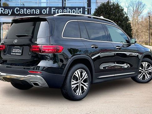 Used 2026 Mercedes-Benz GLB 250 4MATIC image 2