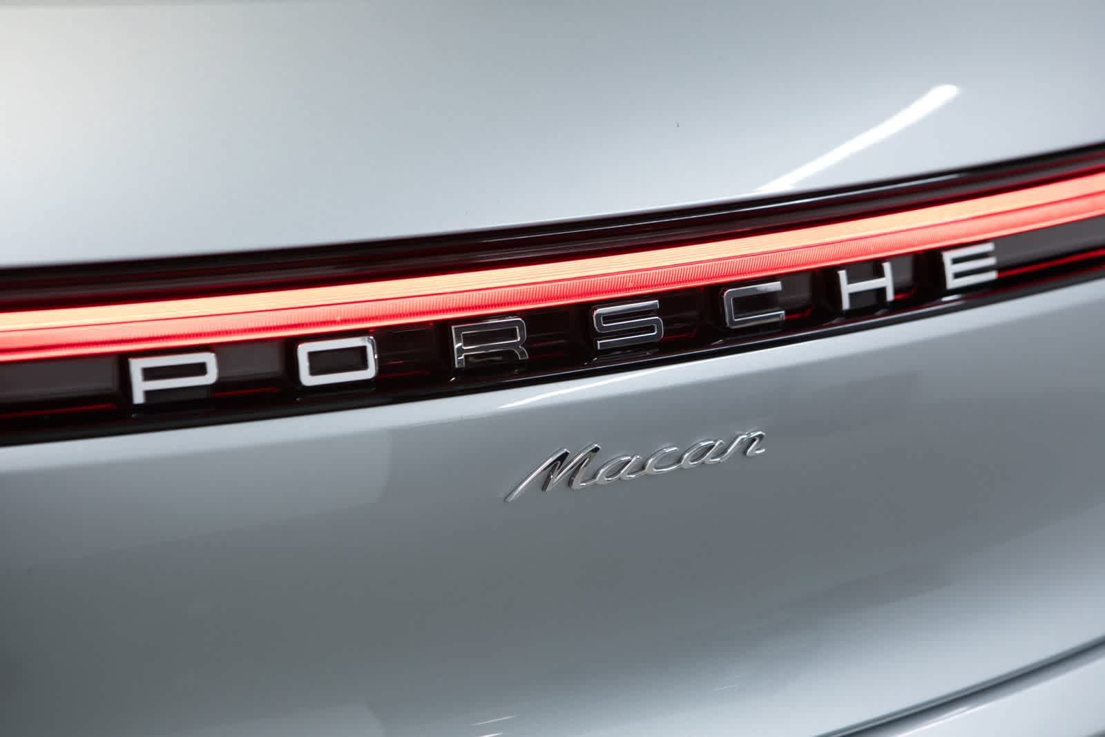 Used 2023 Porsche Macan AWD/4WD image 36