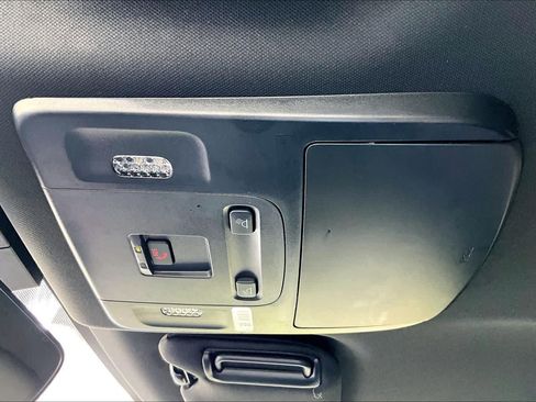 Used 2025 Toyota Camry SE FWD image 32