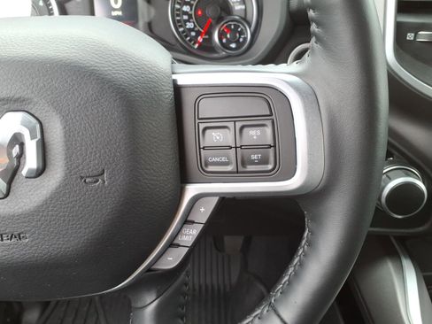 Used 2020 RAM 2500 Big Horn w/ Night Edition AWD/4WD image 19