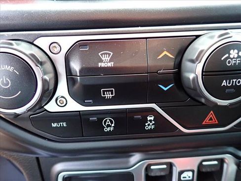 Used 2023 Jeep Gladiator Rubicon w/ LED Lighting Group AWD/4WD image 20