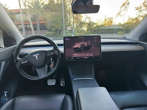 Used 2022 Tesla Model Y Performance AWD/4WD image 18