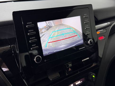 Used 2021 Toyota Camry SE image 25