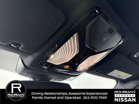 Used 2022 BMW 540i xDrive w/ Premium Package image 11