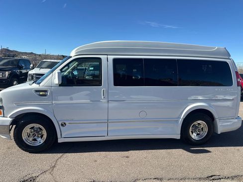Used 2016 Chevrolet Express 2500 image 4