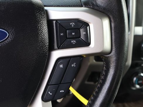 Used 2018 Ford F250 Lariat w/ Lariat Value Package AWD/4WD image 32