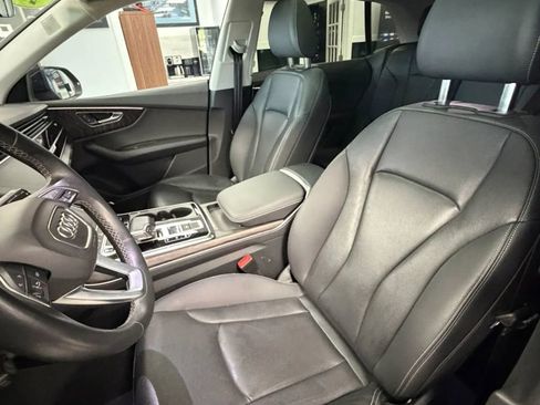 Used 2022 Audi Q8 Premium Plus w/ Premium Plus Package AWD/4WD image 16