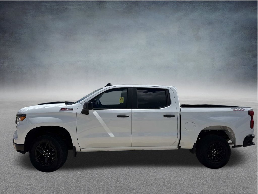Used 2025 Chevrolet Silverado 1500 Custom Trail Boss AWD/4WD image 4