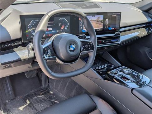 Used 2025 BMW 530i RWD image 10