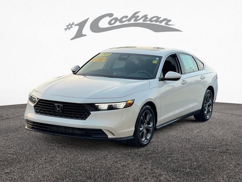 Used 2023 Honda Accord EX image 3
