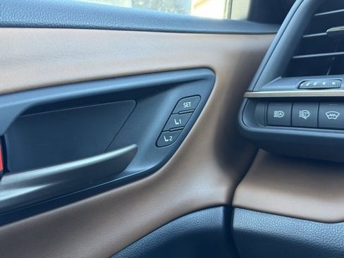 Certified 2025 Toyota Crown Signia image 35