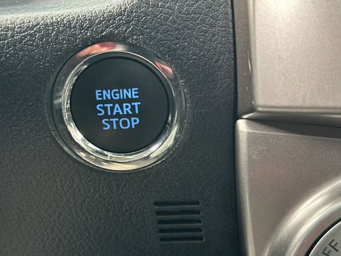 Used 2022 Toyota 4Runner SR5 Premium image 28