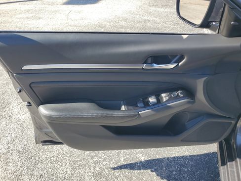 Certified 2023 Nissan Altima 2.5 SL image 9