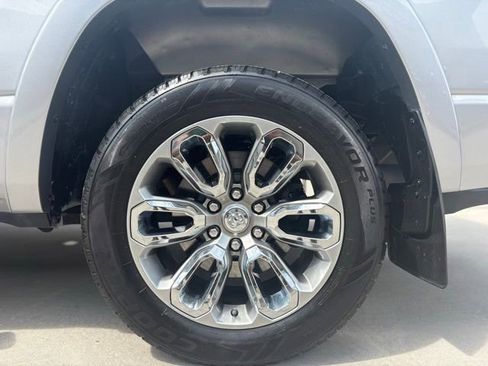 Used 2019 RAM 1500 Laramie w/ Sport Appearance Package AWD/4WD image 9