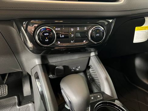 New 2026 Chevrolet TrailBlazer LT w/ Convenience Package FWD image 18