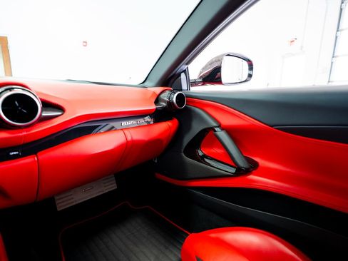 Used 2020 Ferrari 812 Superfast RWD image 92