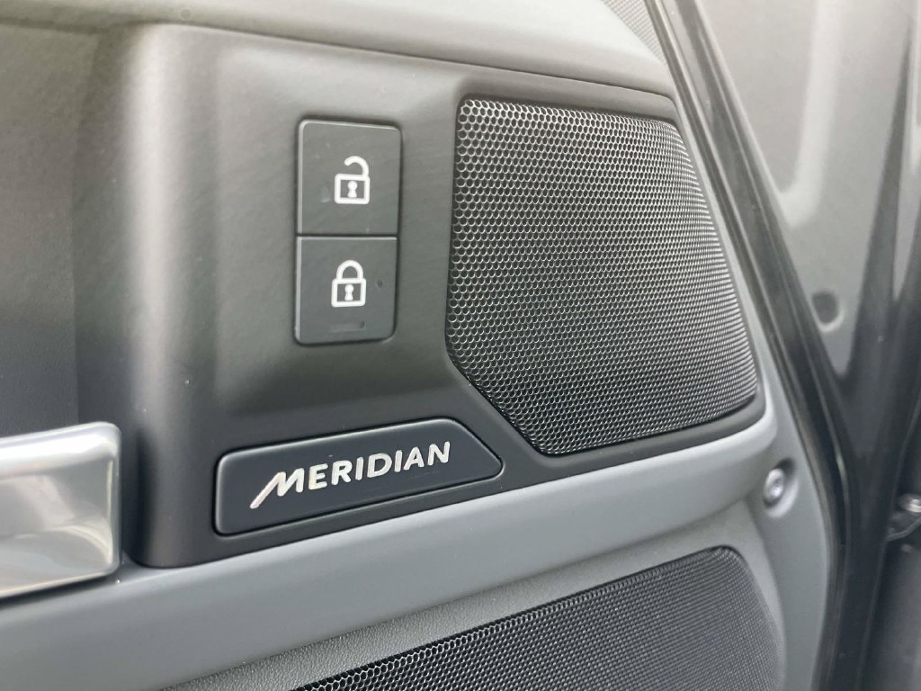 New 2026 Land Rover Defender 110 S AWD/4WD image 34