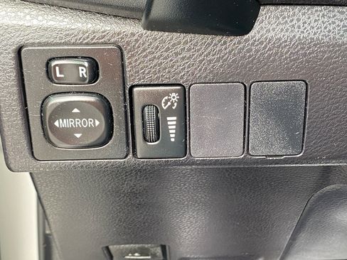 Used 2017 Toyota Corolla SE image 14