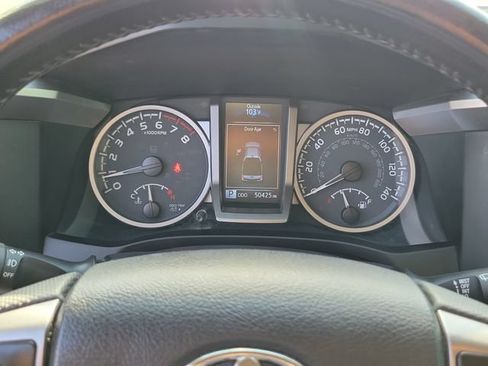 Used 2022 Toyota Tacoma SR5 AWD/4WD image 16