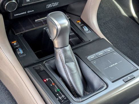 Used 2023 Lexus GX 460 Premium w/ Accessory Package AWD/4WD image 20
