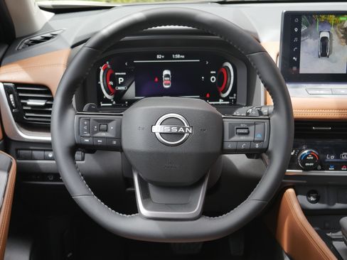 Certified 2025 Nissan Rogue Platinum w/ Platinum Premium Package AWD/4WD image 7