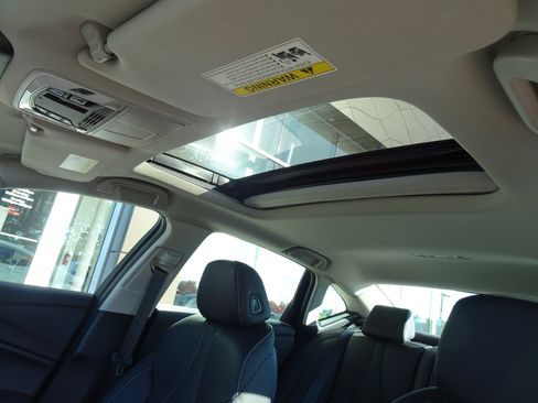 Used 2022 Acura TLX w/ Technology Package image 11