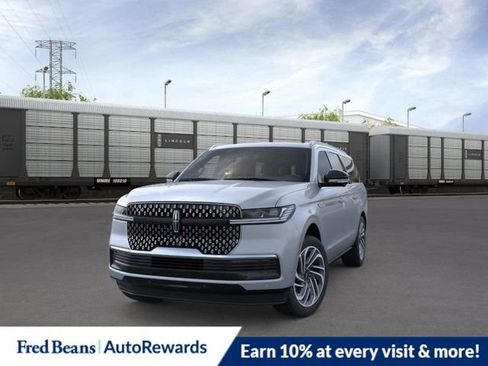 New 2026 Lincoln Navigator L Reserve AWD/4WD image 2