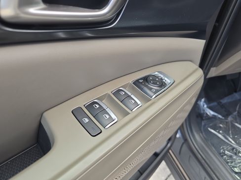 Certified 2026 Kia Carnival LX FWD image 20