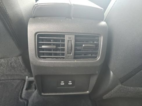 Used 2025 Nissan Rogue SV FWD image 27
