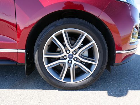 Used 2019 Ford Edge Titanium w/ Equipment Group 301A image 10