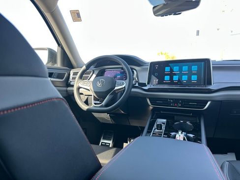 New 2026 Volkswagen Atlas Peak Edition AWD/4WD image 16