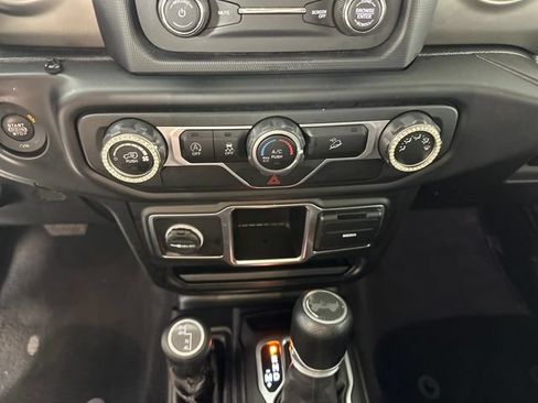 Used 2020 Jeep Wrangler Unlimited Sport AWD/4WD image 23
