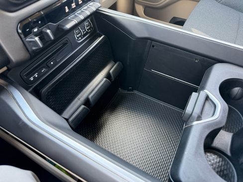 Used 2019 RAM 1500 Big Horn RWD image 22