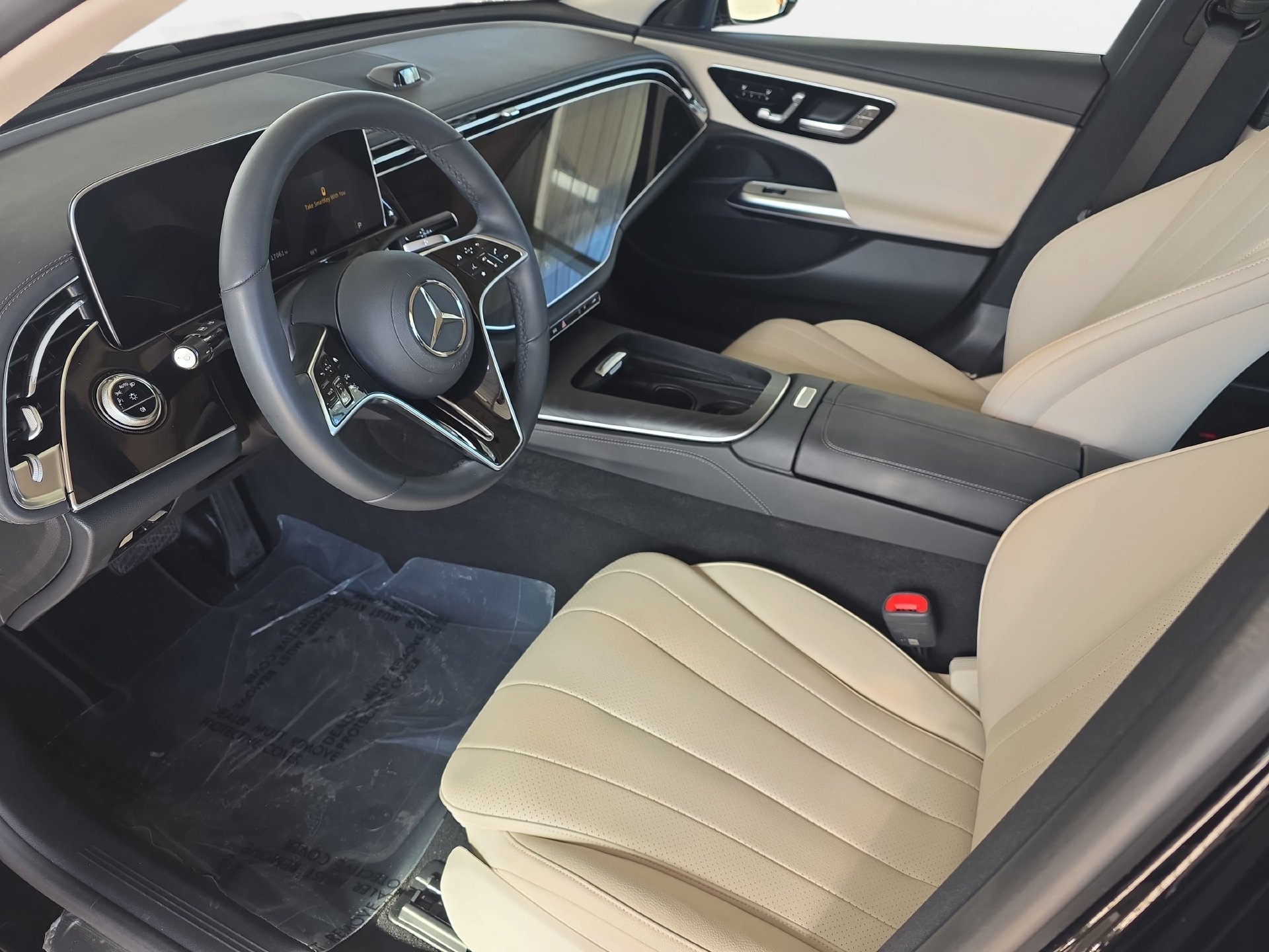 Used 2025 Mercedes-Benz E 350 4MATIC Sedan image 16