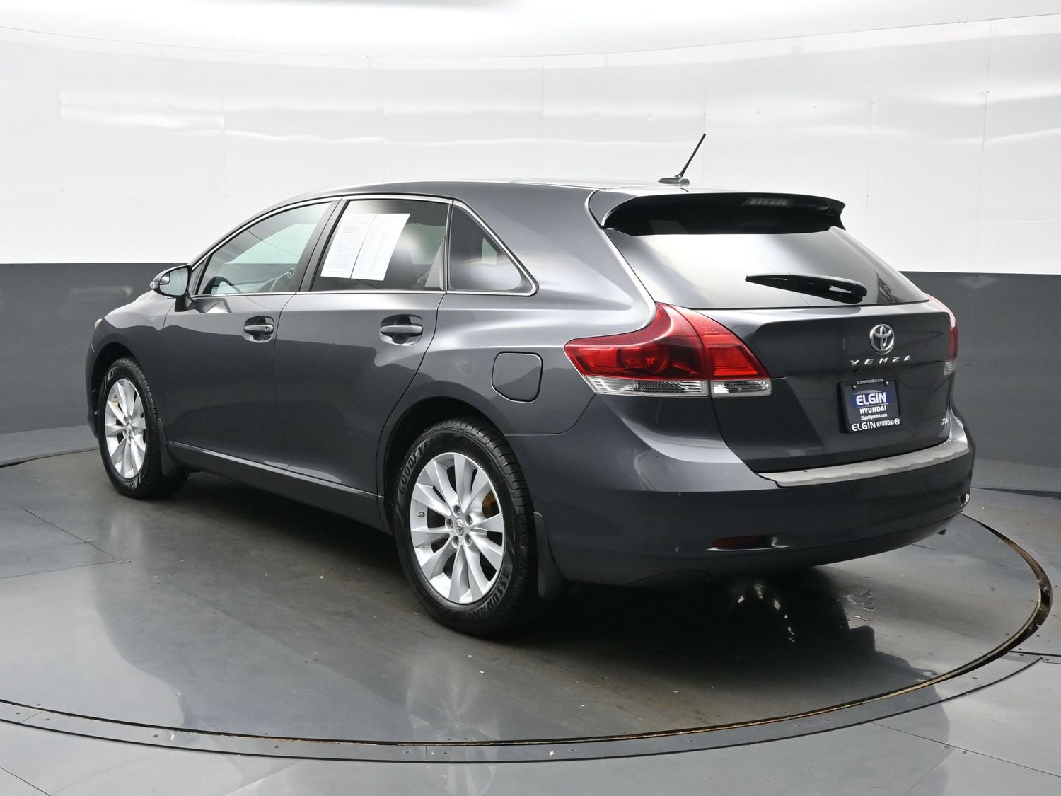 Used 2014 Toyota Venza XLE FWD image 4