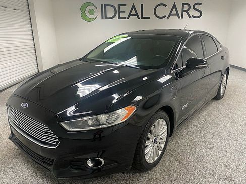 Used 2016 Ford Fusion Energi SE image 1