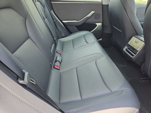 Used 2025 Tesla Model 3 Long Range RWD image 18